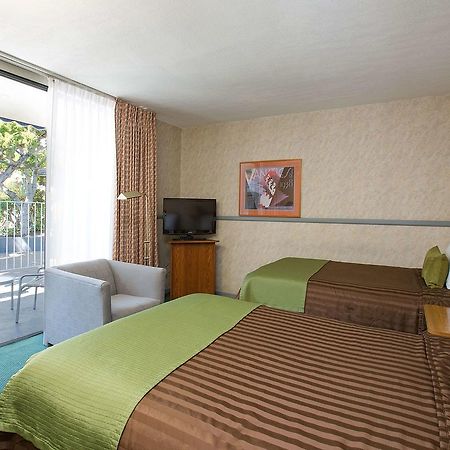 Travelodge Hotel At Lax Los Angeles Luaran gambar
